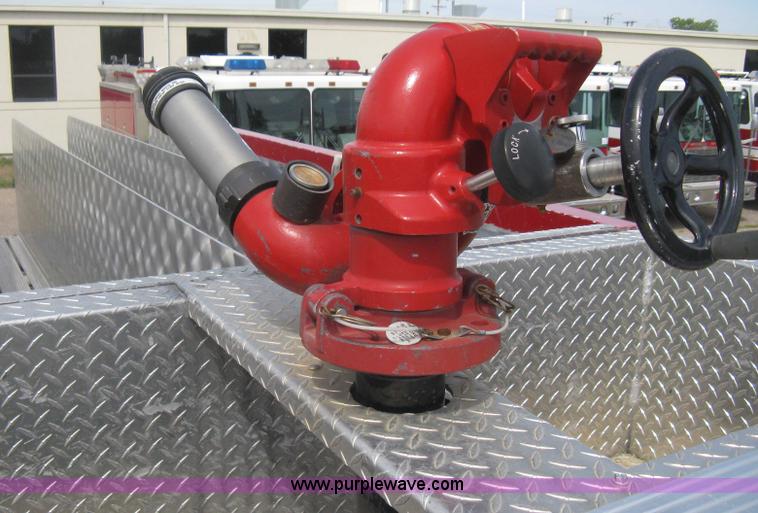 image for item H5459 1995 Spartan Gladiator fire truck