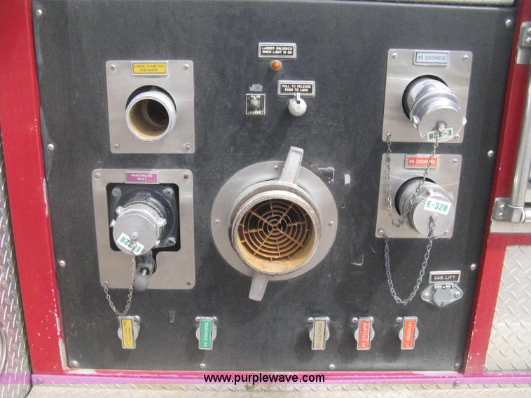 image for item H5459 1995 Spartan Gladiator fire truck