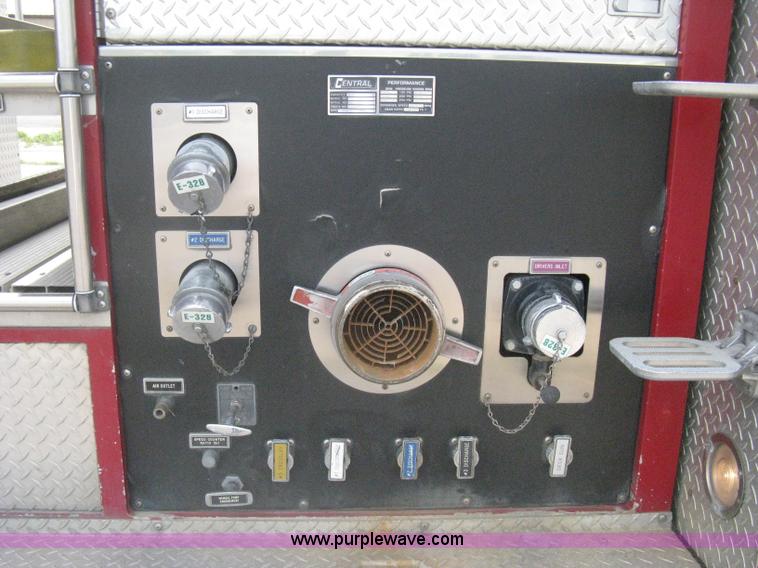 image for item H5459 1995 Spartan Gladiator fire truck