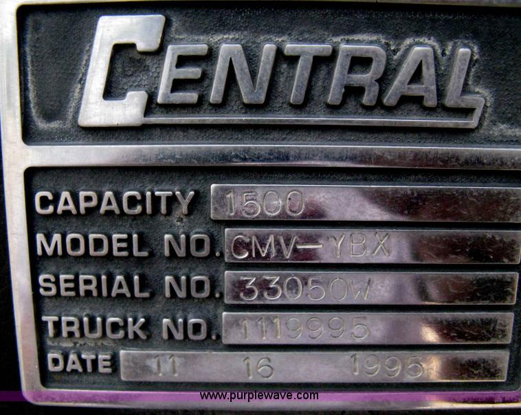 image for item H5459 1995 Spartan Gladiator fire truck