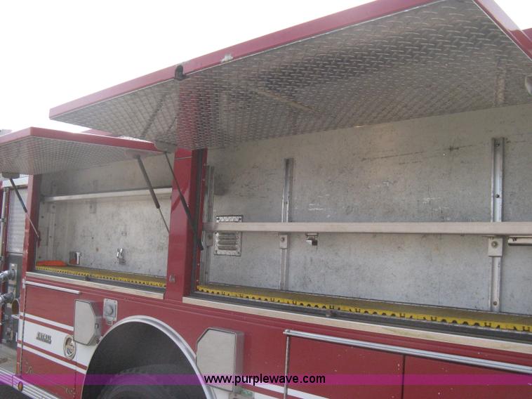 image for item H5459 1995 Spartan Gladiator fire truck