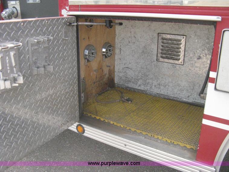 image for item H5459 1995 Spartan Gladiator fire truck