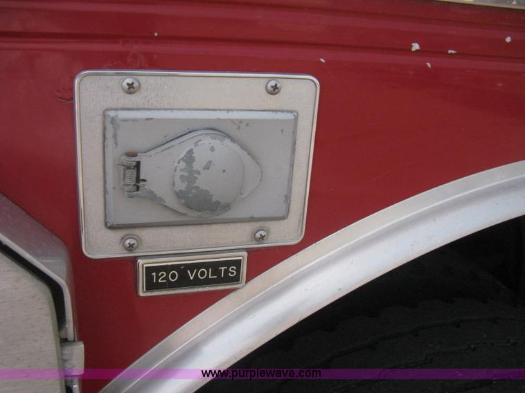 image for item H5459 1995 Spartan Gladiator fire truck