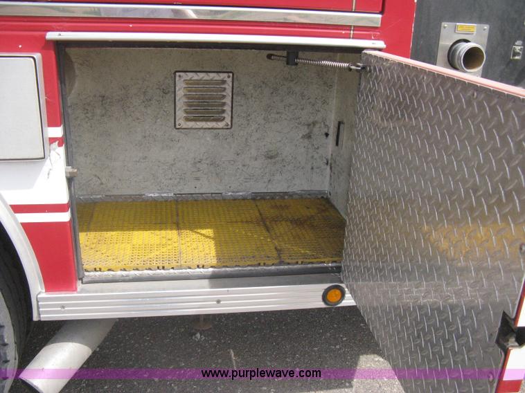 image for item H5459 1995 Spartan Gladiator fire truck