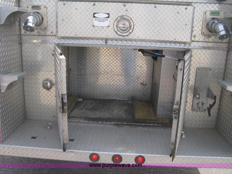 image for item H5459 1995 Spartan Gladiator fire truck