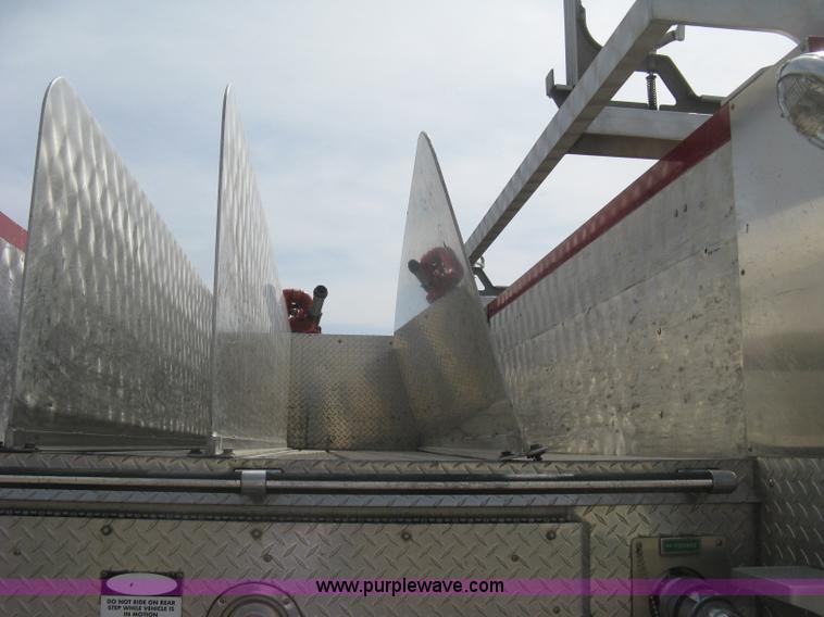 image for item H5459 1995 Spartan Gladiator fire truck