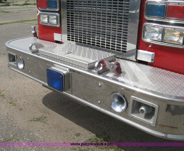 image for item H5459 1995 Spartan Gladiator fire truck