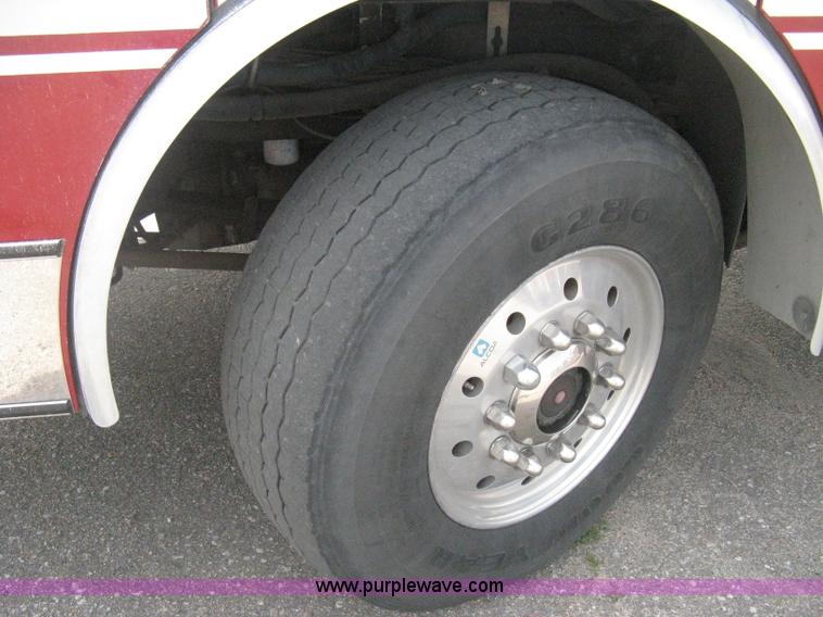 image for item H5459 1995 Spartan Gladiator fire truck