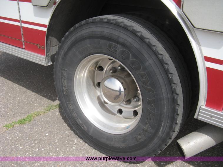 image for item H5459 1995 Spartan Gladiator fire truck