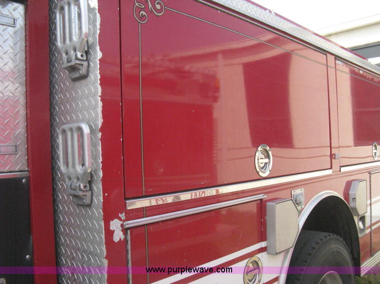 image for item H5459 1995 Spartan Gladiator fire truck
