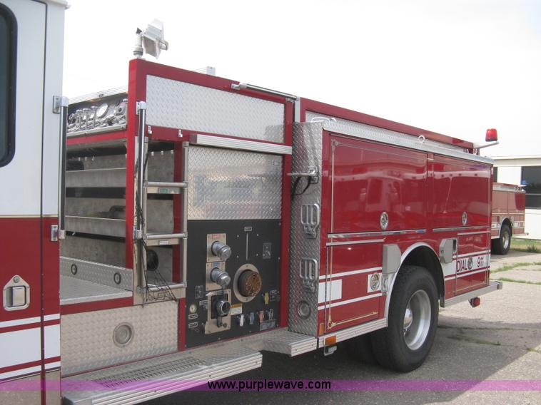 image for item H5460 2000 HME 1871 fire truck