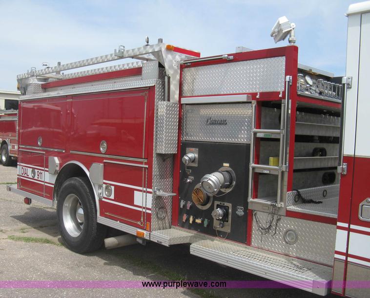 image for item H5460 2000 HME 1871 fire truck
