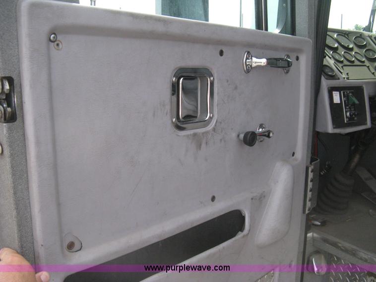 image for item H5460 2000 HME 1871 fire truck