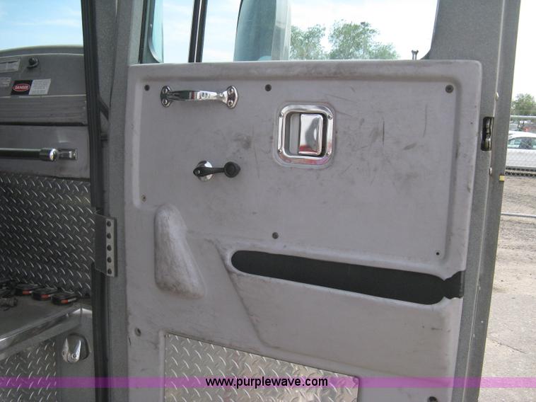 image for item H5460 2000 HME 1871 fire truck