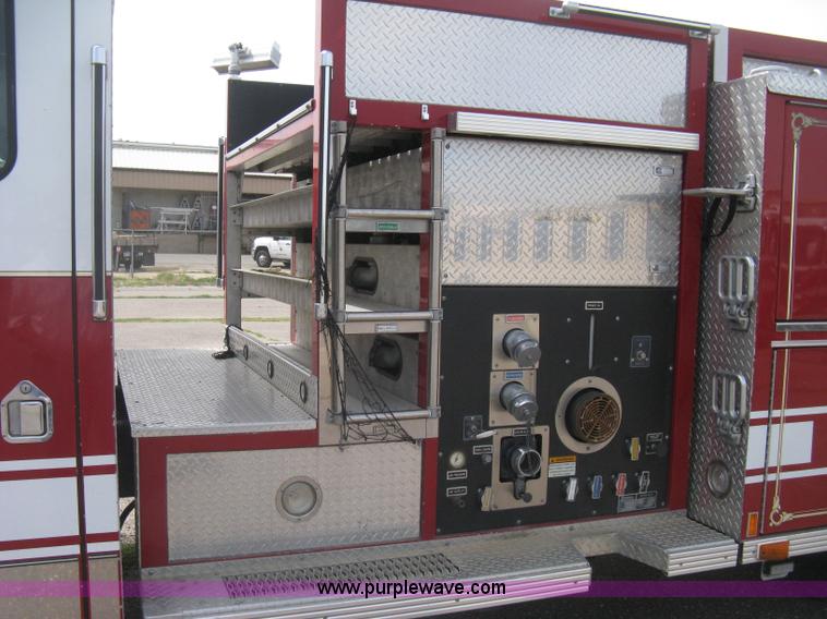 image for item H5460 2000 HME 1871 fire truck