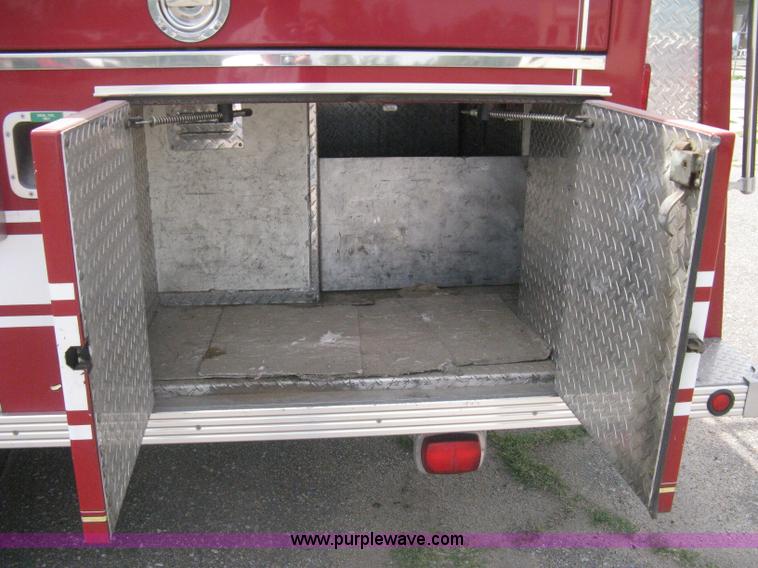 image for item H5460 2000 HME 1871 fire truck