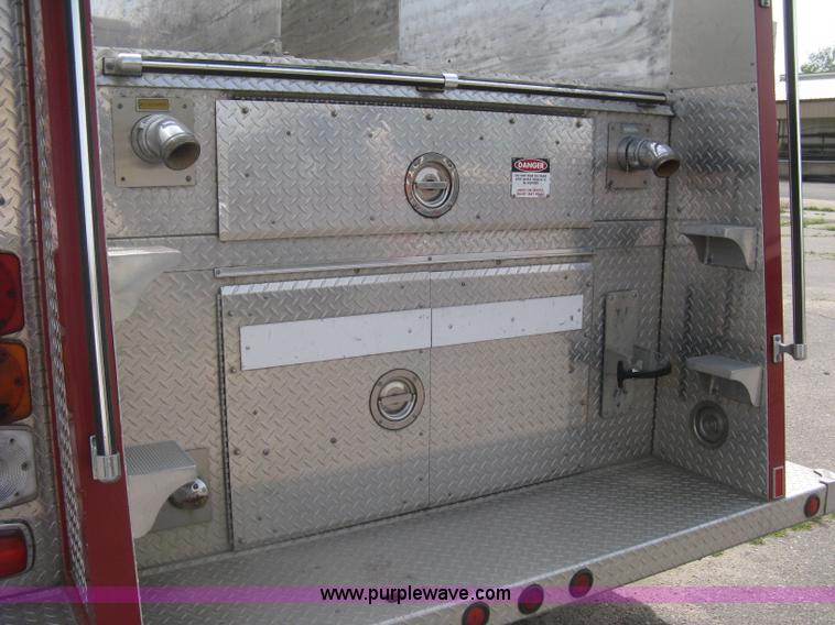 image for item H5460 2000 HME 1871 fire truck