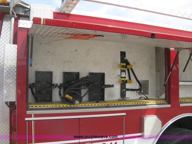 image for item H5460 2000 HME 1871 fire truck