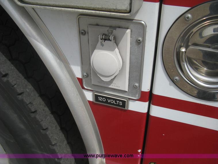 image for item H5460 2000 HME 1871 fire truck