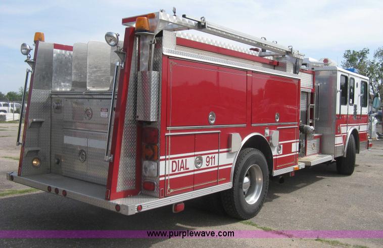 image for item H5461 2000 HME 1871 fire truck