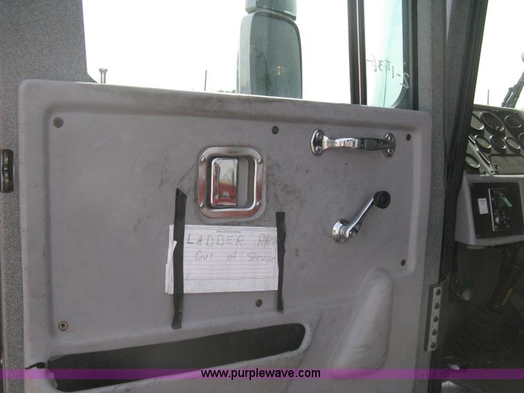 image for item H5461 2000 HME 1871 fire truck