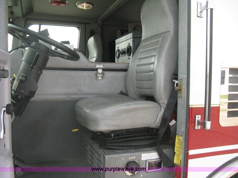 image for item H5461 2000 HME 1871 fire truck