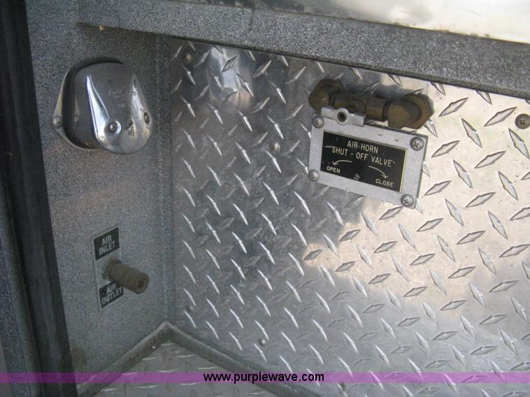 image for item H5461 2000 HME 1871 fire truck