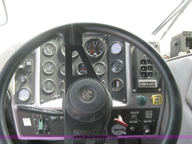 image for item H5461 2000 HME 1871 fire truck