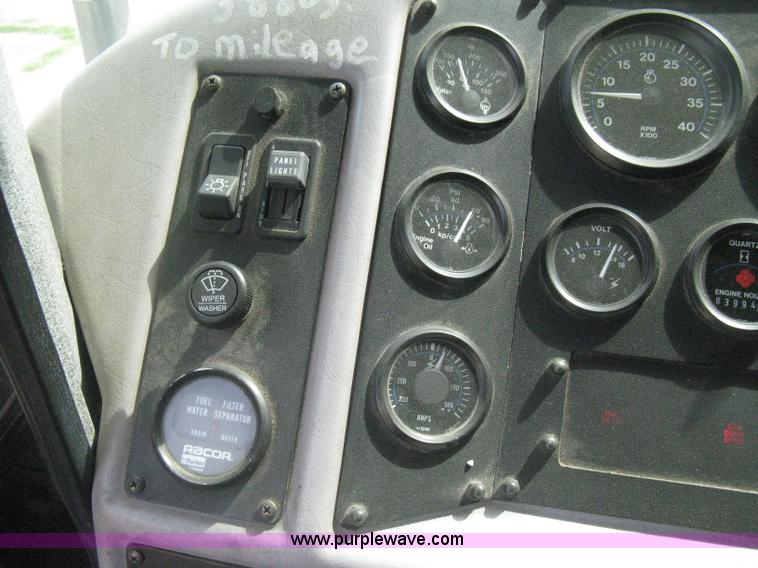 image for item H5461 2000 HME 1871 fire truck