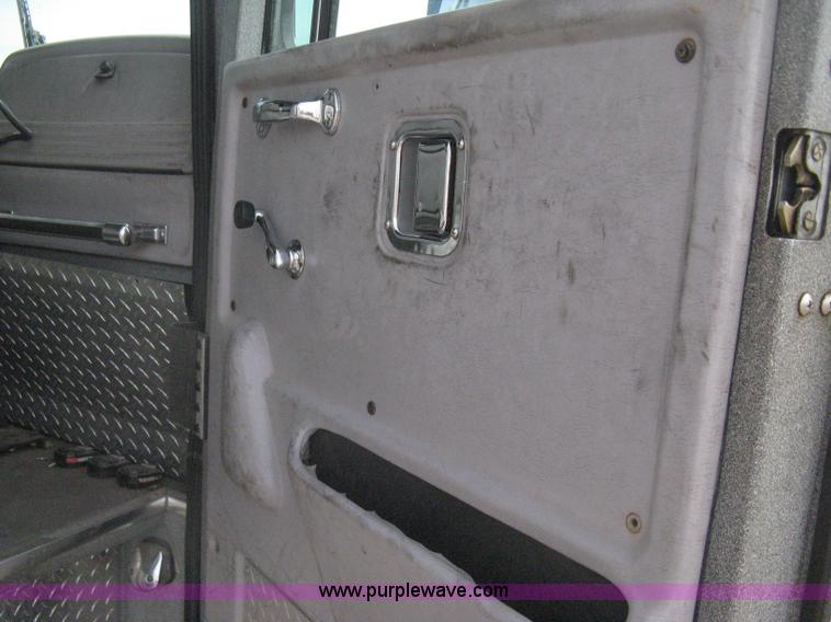 image for item H5461 2000 HME 1871 fire truck