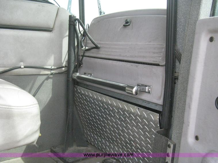 image for item H5461 2000 HME 1871 fire truck