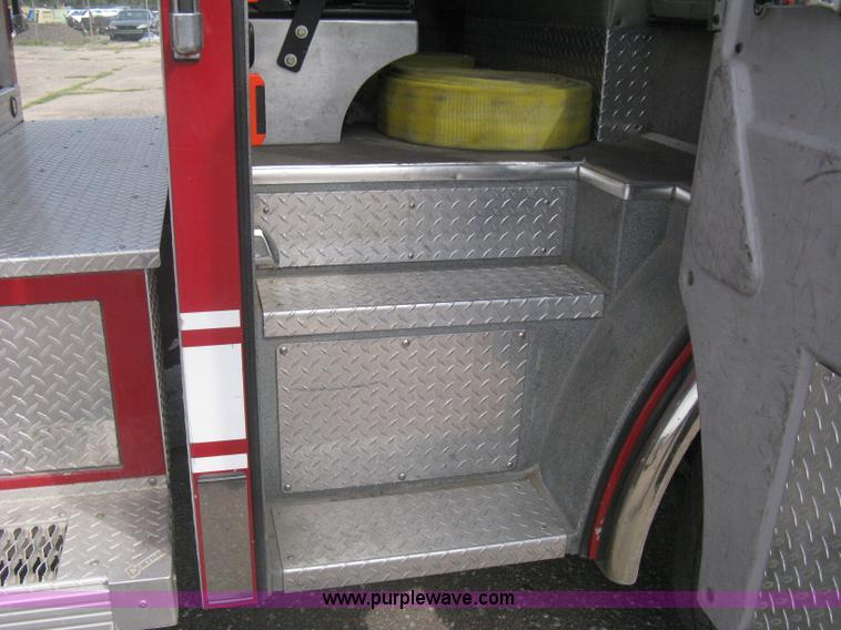 image for item H5461 2000 HME 1871 fire truck