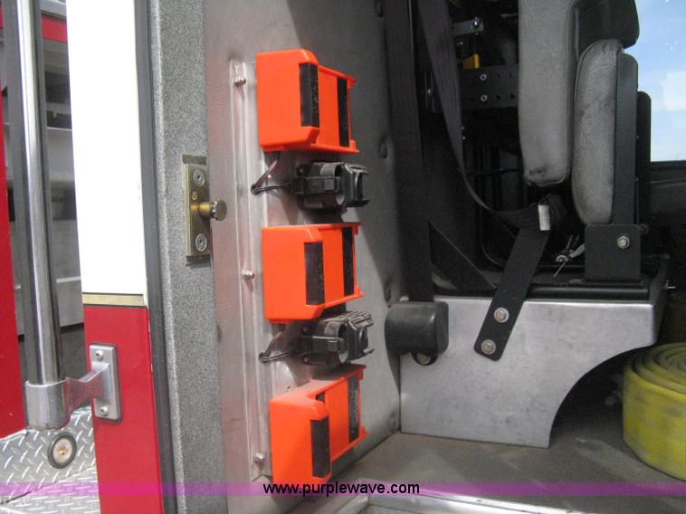 image for item H5461 2000 HME 1871 fire truck