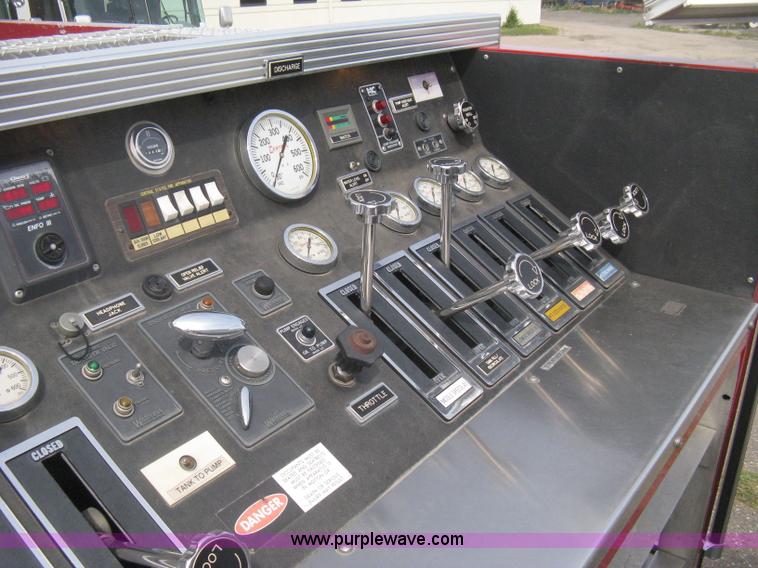 image for item H5461 2000 HME 1871 fire truck