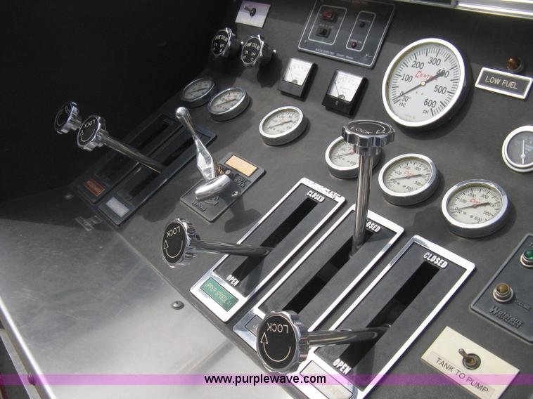 image for item H5461 2000 HME 1871 fire truck