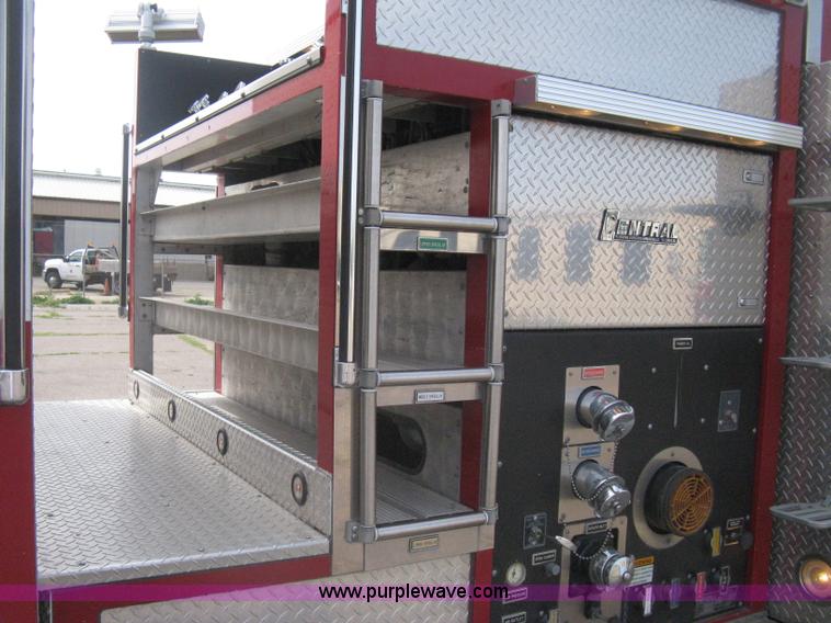 image for item H5461 2000 HME 1871 fire truck