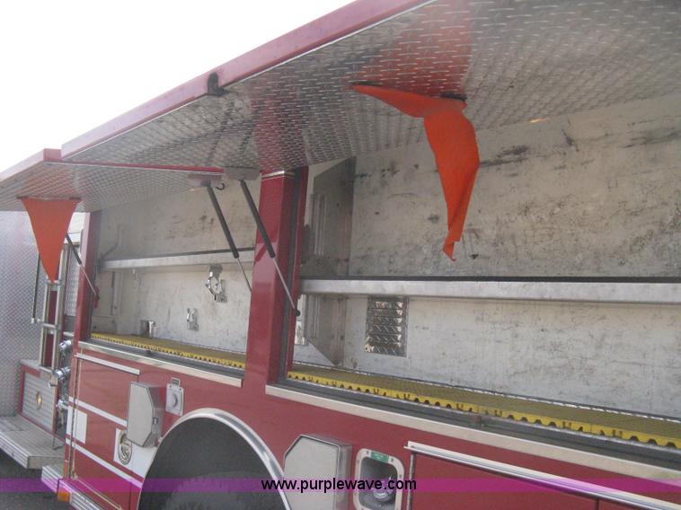 image for item H5461 2000 HME 1871 fire truck