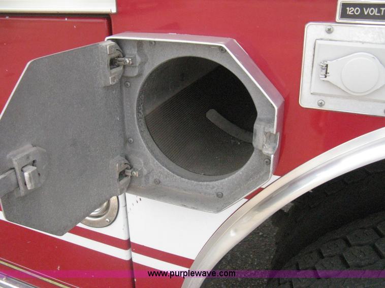 image for item H5461 2000 HME 1871 fire truck