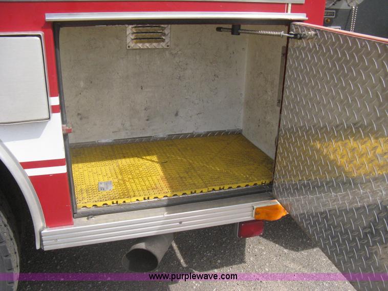 image for item H5461 2000 HME 1871 fire truck