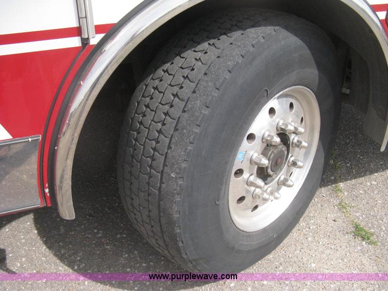 image for item H5461 2000 HME 1871 fire truck