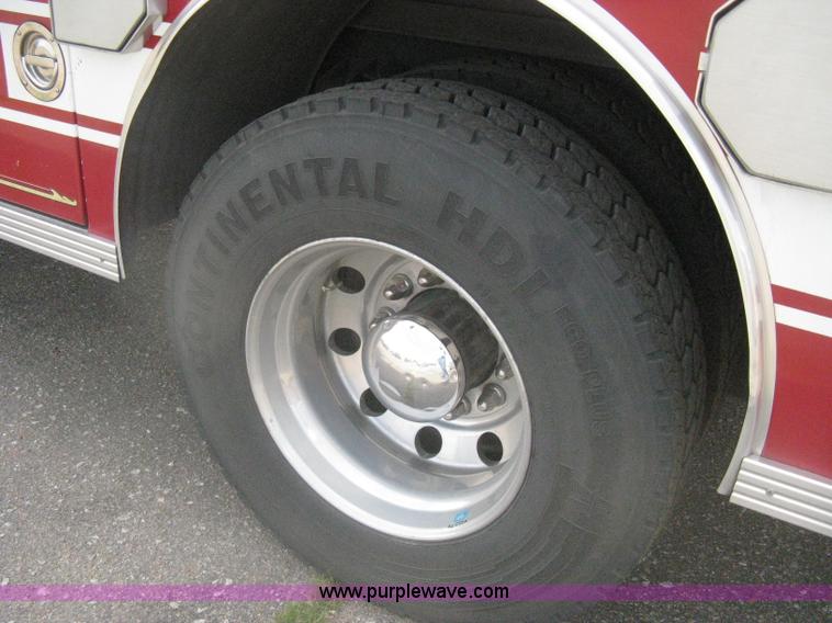 image for item H5461 2000 HME 1871 fire truck