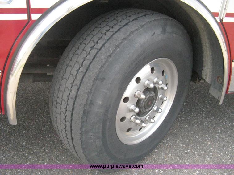 image for item H5461 2000 HME 1871 fire truck