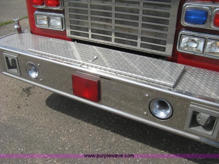 image for item H5461 2000 HME 1871 fire truck