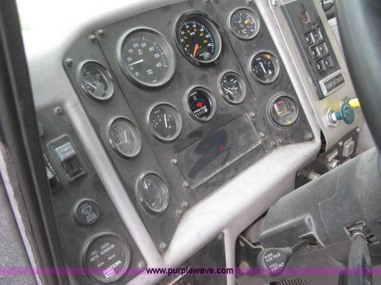 image for item H5462 2000 HME 1871 fire truck