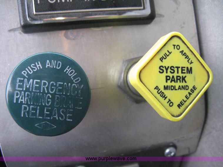 image for item H5462 2000 HME 1871 fire truck