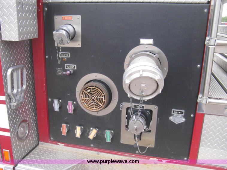 image for item H5462 2000 HME 1871 fire truck