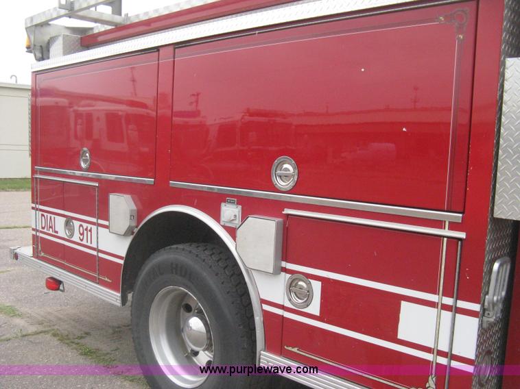 image for item H5462 2000 HME 1871 fire truck