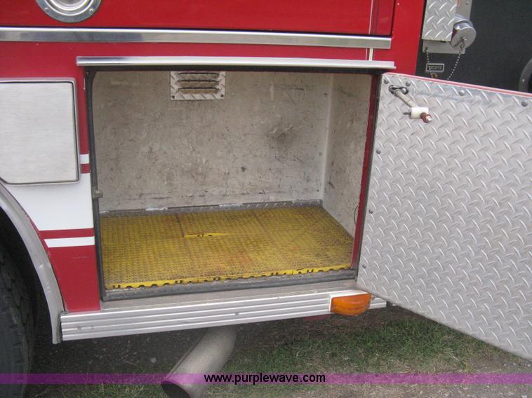 image for item H5462 2000 HME 1871 fire truck