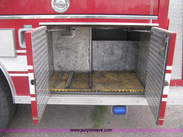 image for item H5462 2000 HME 1871 fire truck