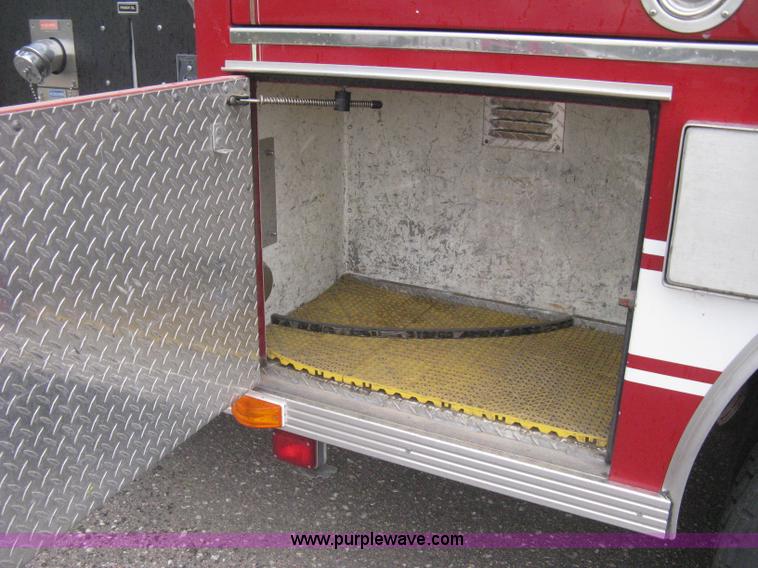 image for item H5462 2000 HME 1871 fire truck